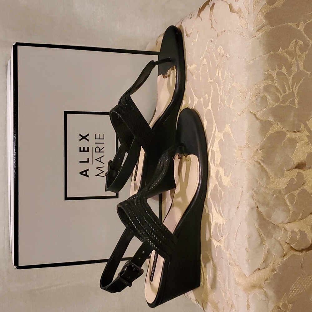 Alex Marie (Style OLIVE) Sandal Black